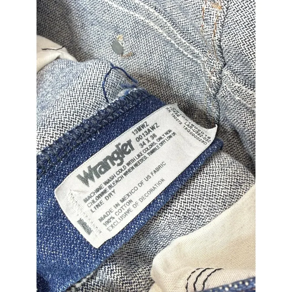 Wrangler 13MWZ Regular Fit Jeans. Size 34x38. In excellent used condition!